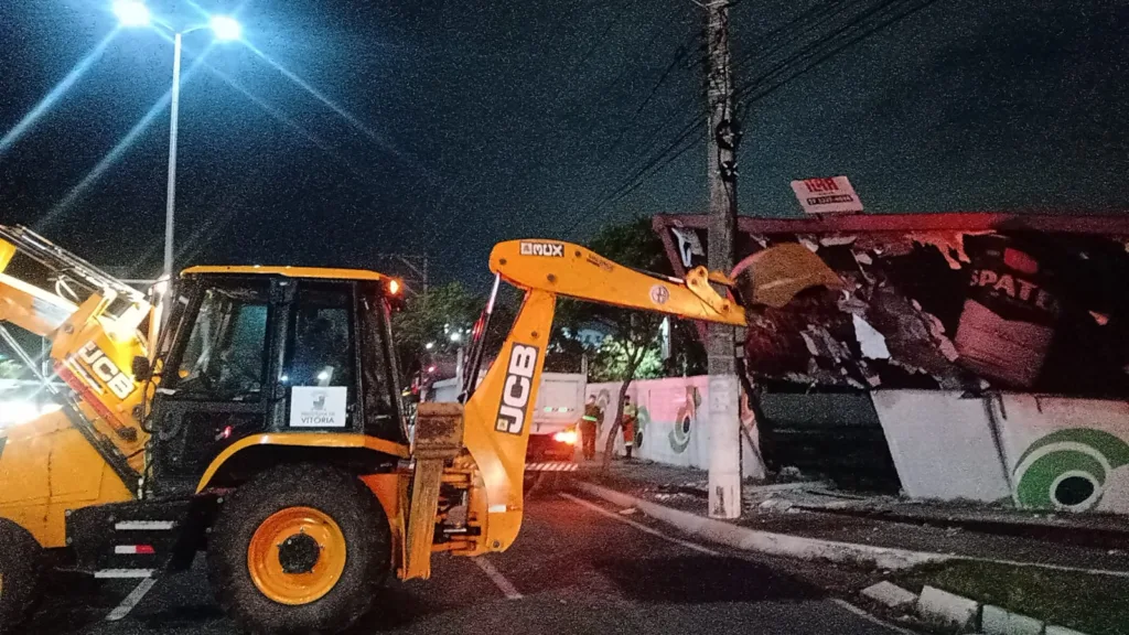 Queda de placa em Camburi