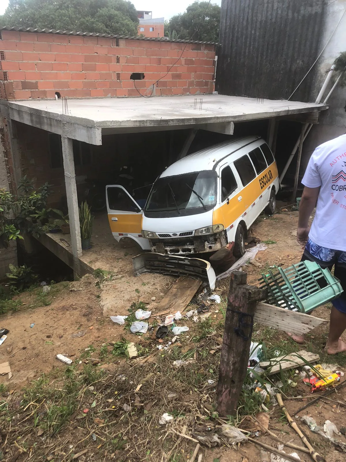 Acidente van escolar com 15 crianças - Serra