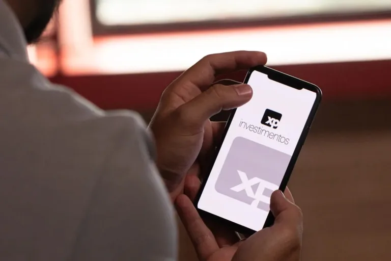 App da XP ficou fora do praticamente durante todo o dia e mesmo no início da noite apresentou estabilidade. Crédito: Reprodução