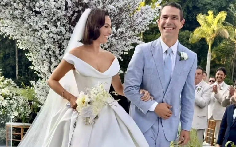 Em solenidade decididamente romântica casaram-se ontem Isis Valverde e Marcus Buaiz