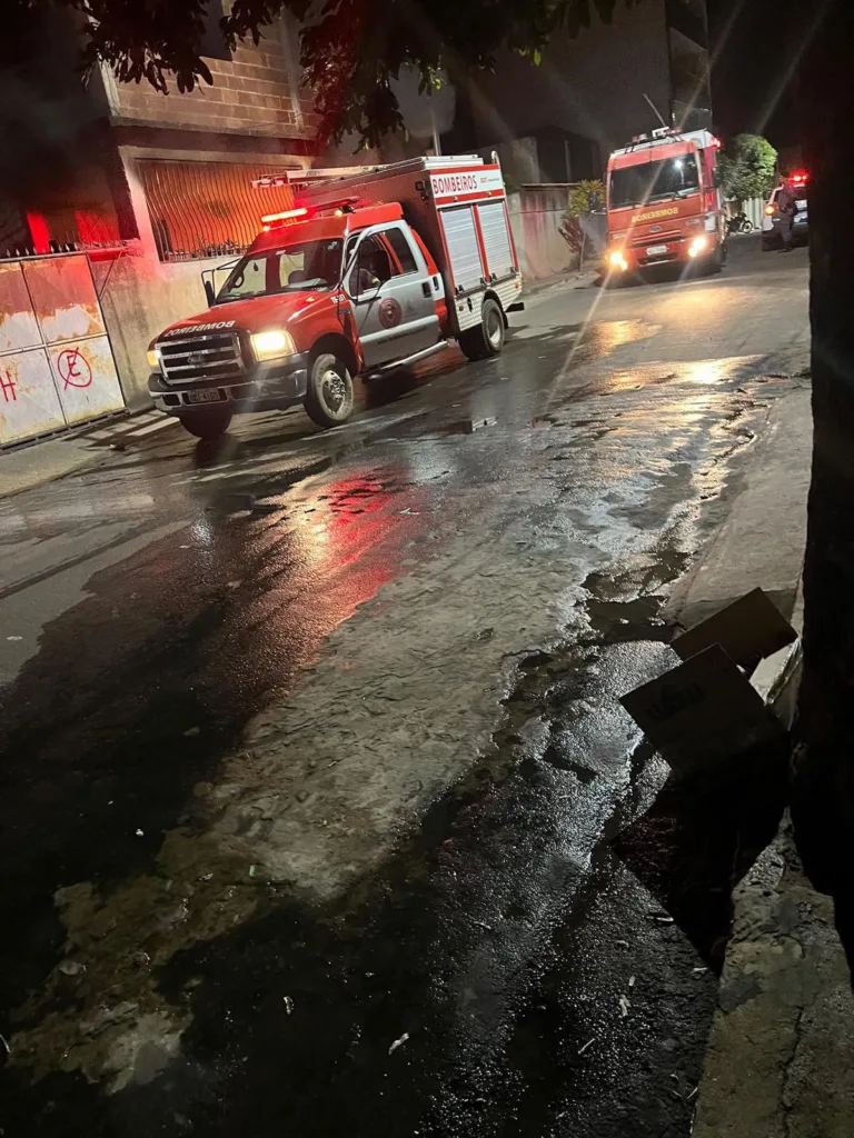CASA INCENDIADA FOGO BAIXO GUANDU