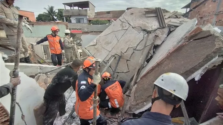Explosão de gás - Casa desaba - Vila Velha