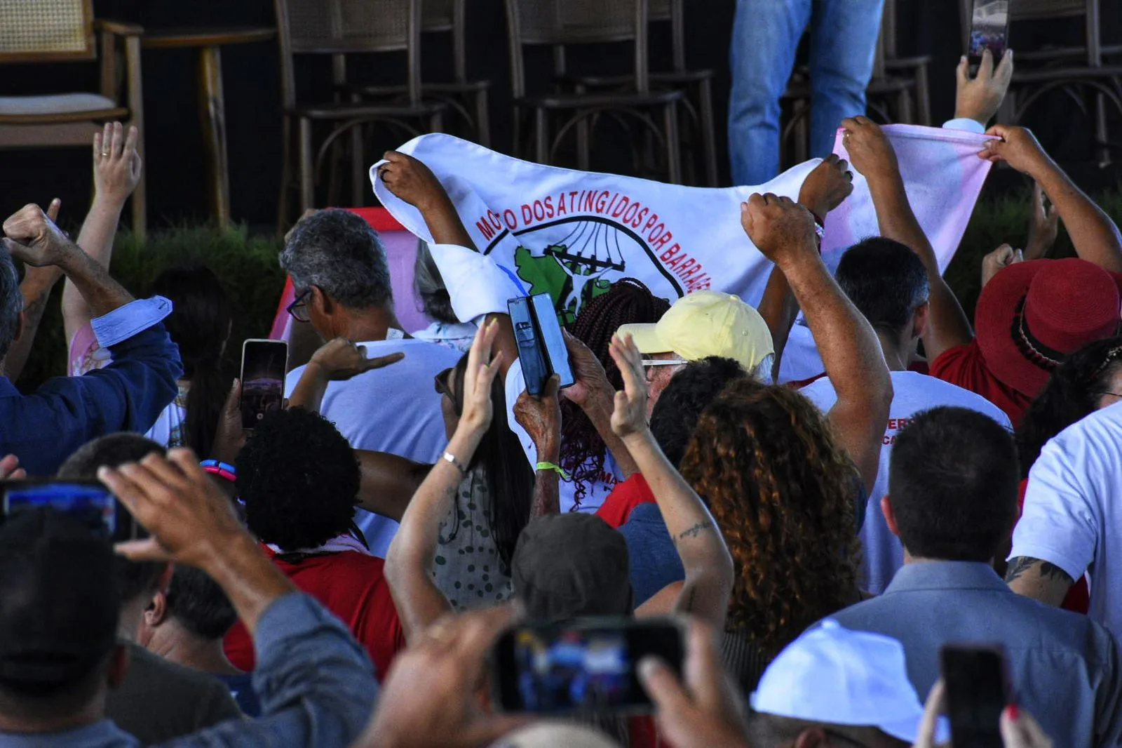 Apoiadores aguardam chegada de Lula no ES