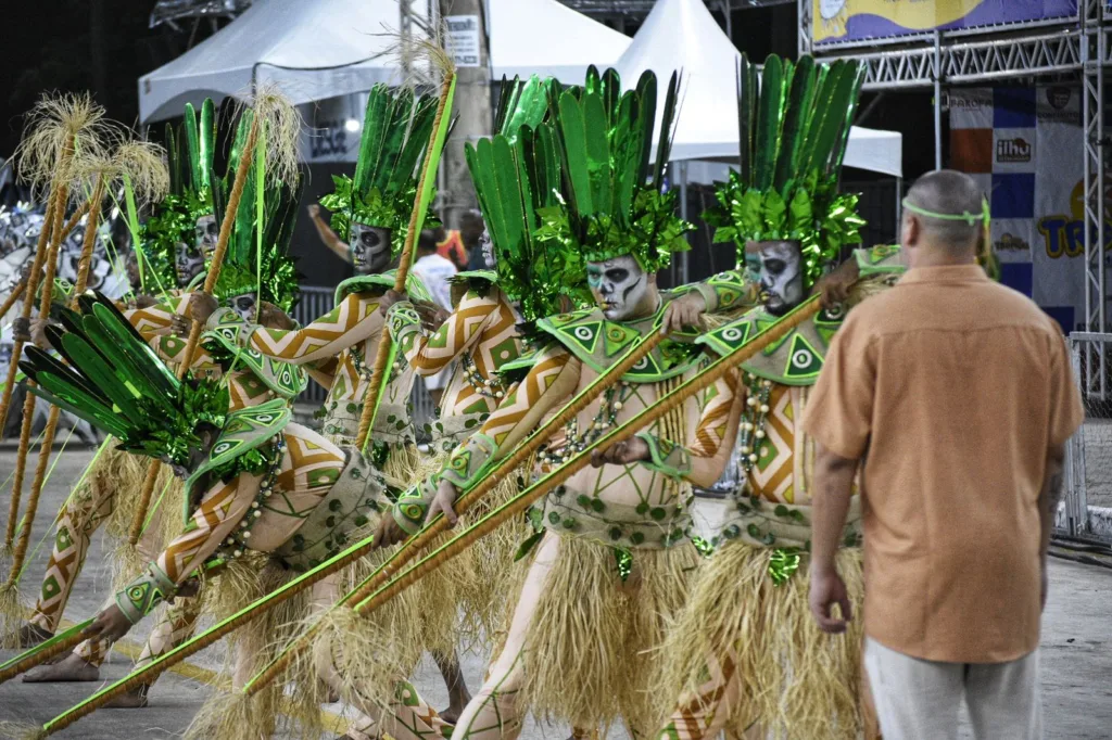 ROSAS DE OURO - CARNAVAL 2024
