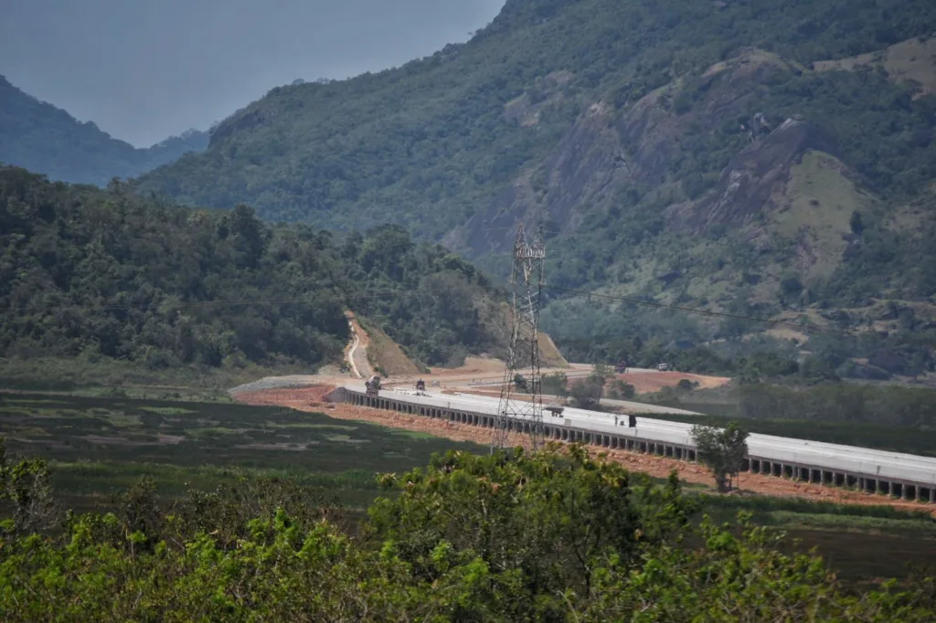 Obras no contorno do Mestre Álvaro