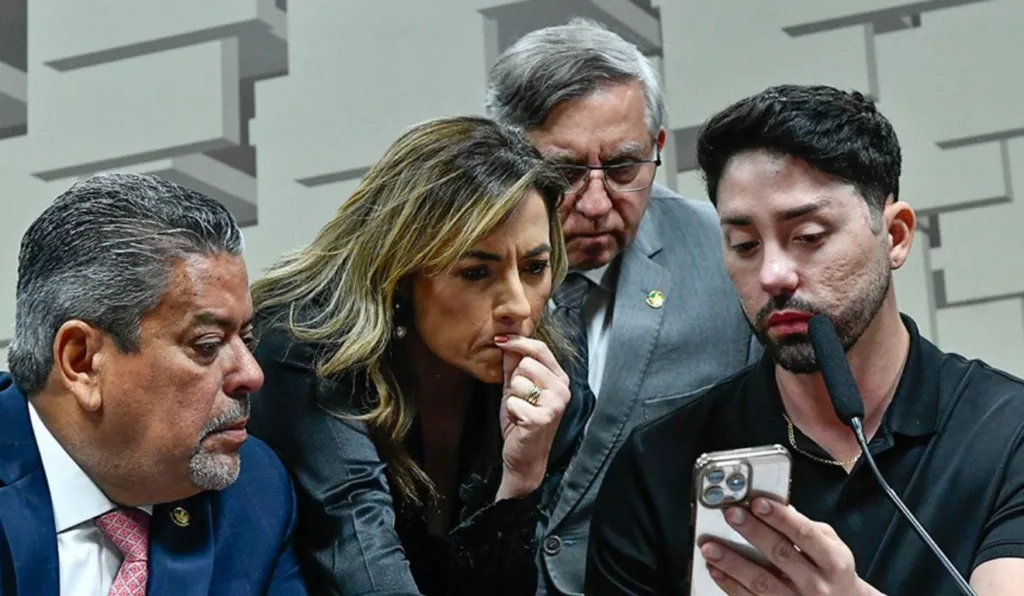 Influenciador mostrou aos senadores como o jogo é feito. Foto: Geraldo Magela/Agência Senado