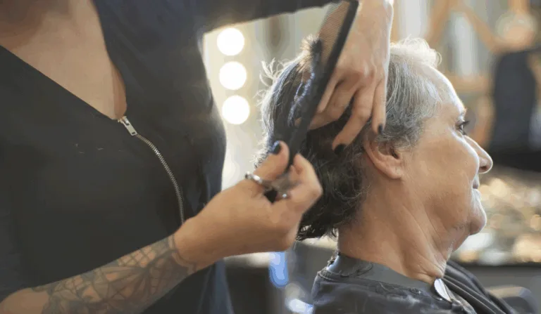 Corte de cabelo 60+/Reprodução