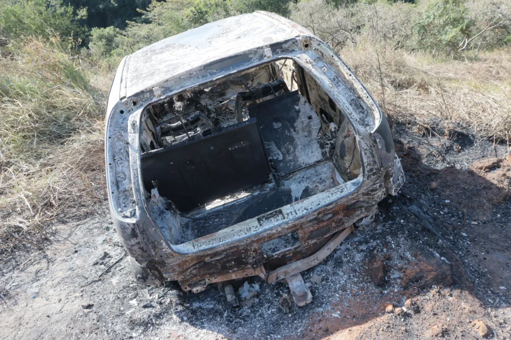 Carro carbonizado Serra