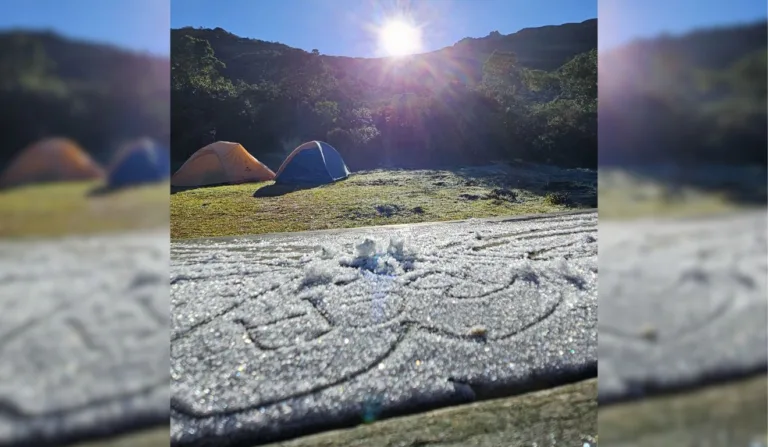 Guia turístico registra geada no Caparaó. Foto: Arquivo pessoal