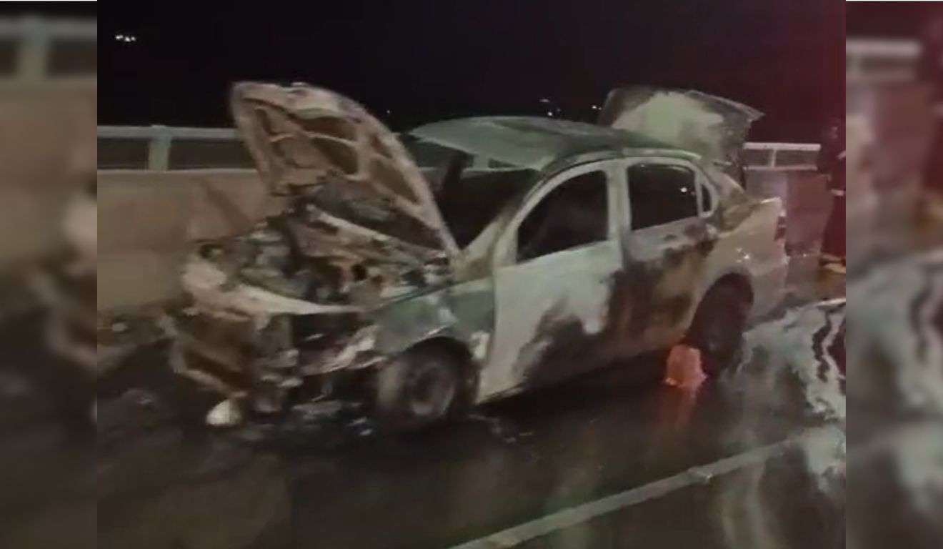 Carro pega fogo na Terceira Ponte