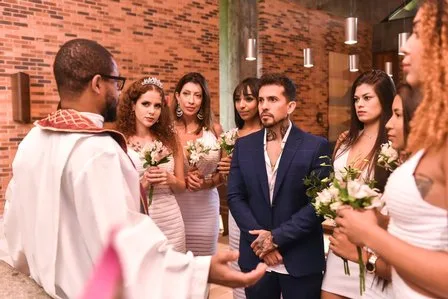 Modelo brasileiro viraliza ao se casar