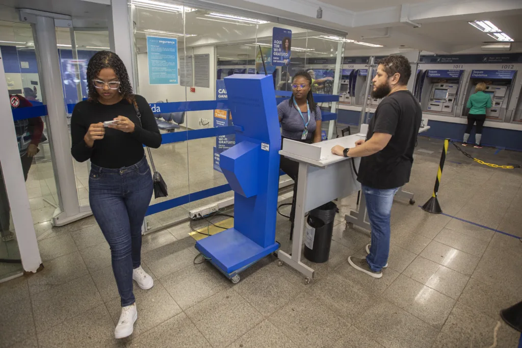 Para participar dos leilões da Caixa, é preciso seguir as regras que estão em edital. Crédito: Joédson Alves/Agência Brasil Para participar dos leilões da Caixa, é preciso seguir as regras que estão em edital. Crédito: Joédson Alves/Agência Brasil