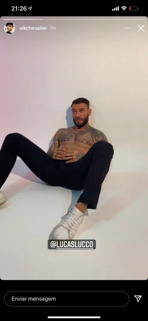 Lucas Lucco surge com roupas de marca do ES e exibe corpão. Veja fotos!