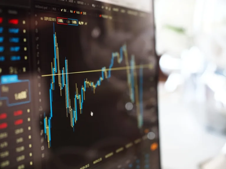 O Risco de Investir em Regimes Autoritários