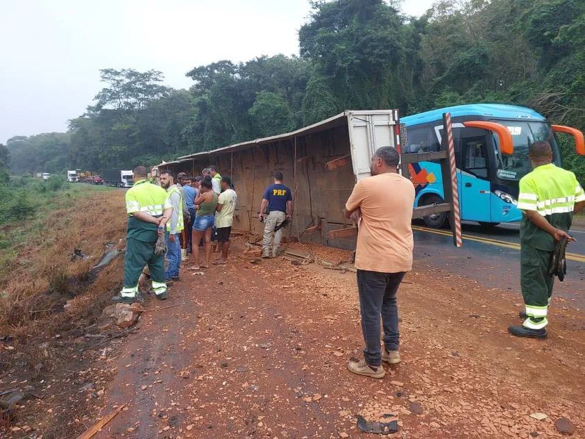 Acidente na BR-101