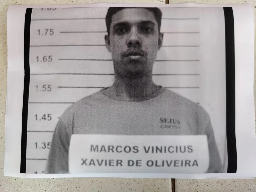QUATRO DETENTOS FORAGIDOS DE PRESIDIO DE VV