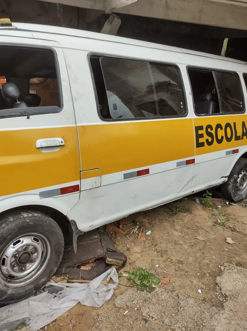 Acidente van escolar com 15 crianças - Serra