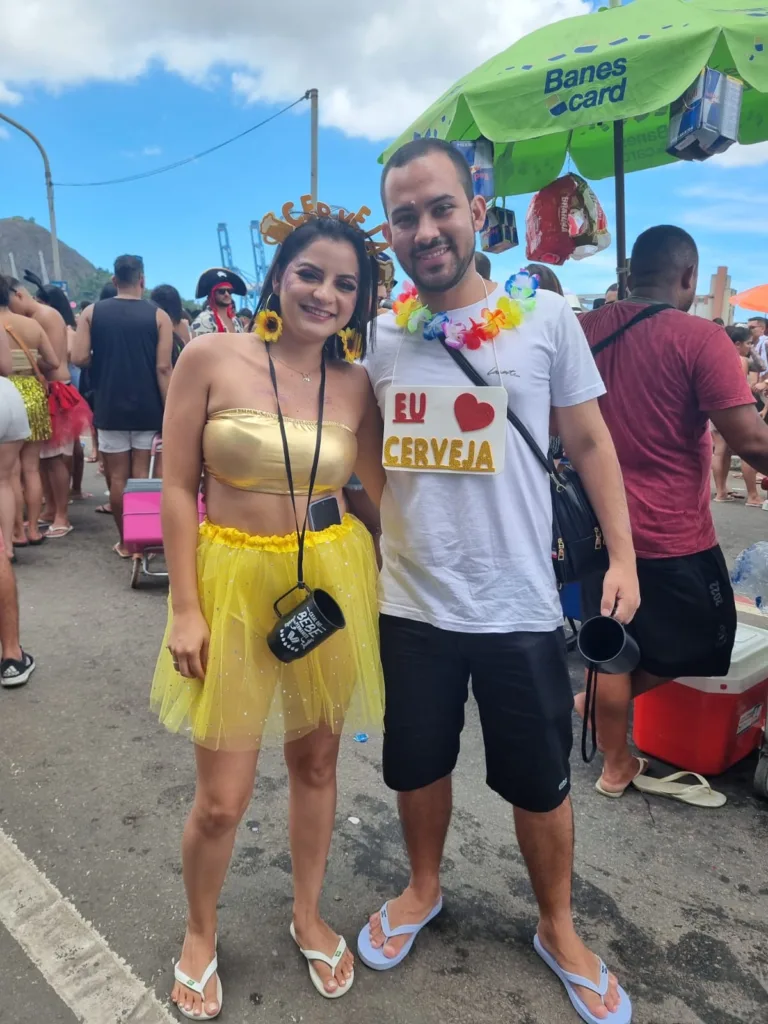 Foliões foram fantasiados para o Regional da Nair