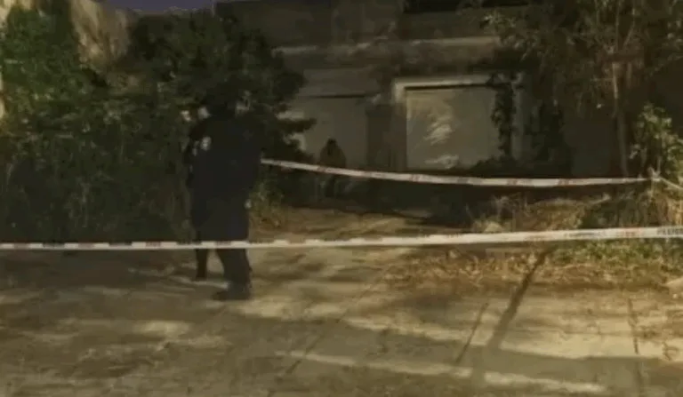 Homem é descoberto morando com mãe morta há 4 anos