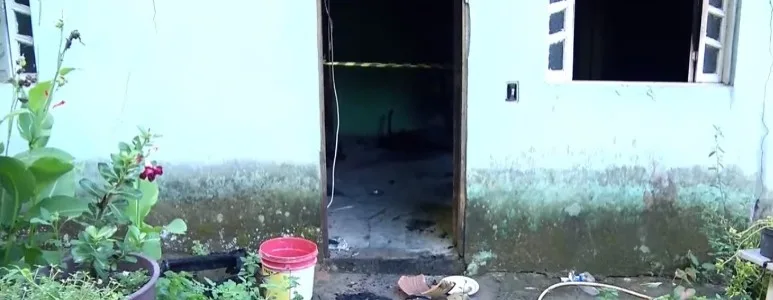 ex-namorado-fogo-casa-serra