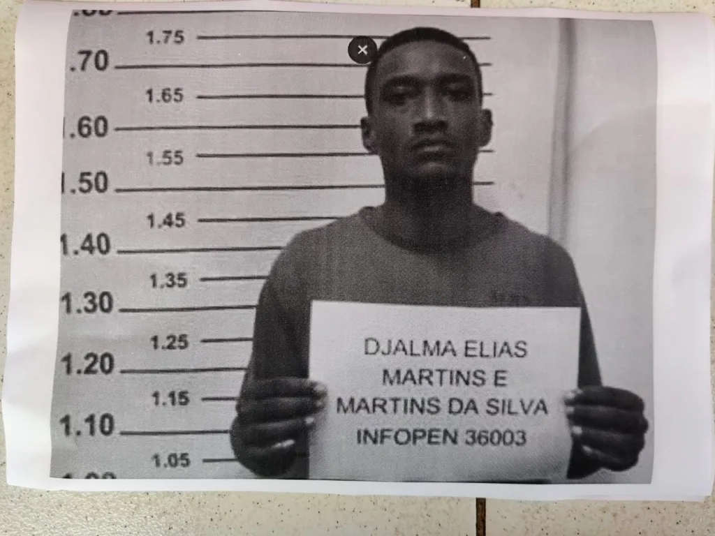 QUATRO DETENTOS FORAGIDOS DE PRESIDIO DE VV