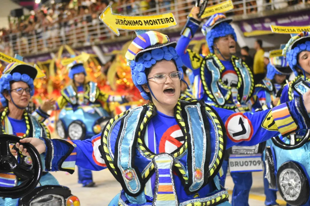 Carnaval de Vitória - Chegou o Que Faltava - desfile