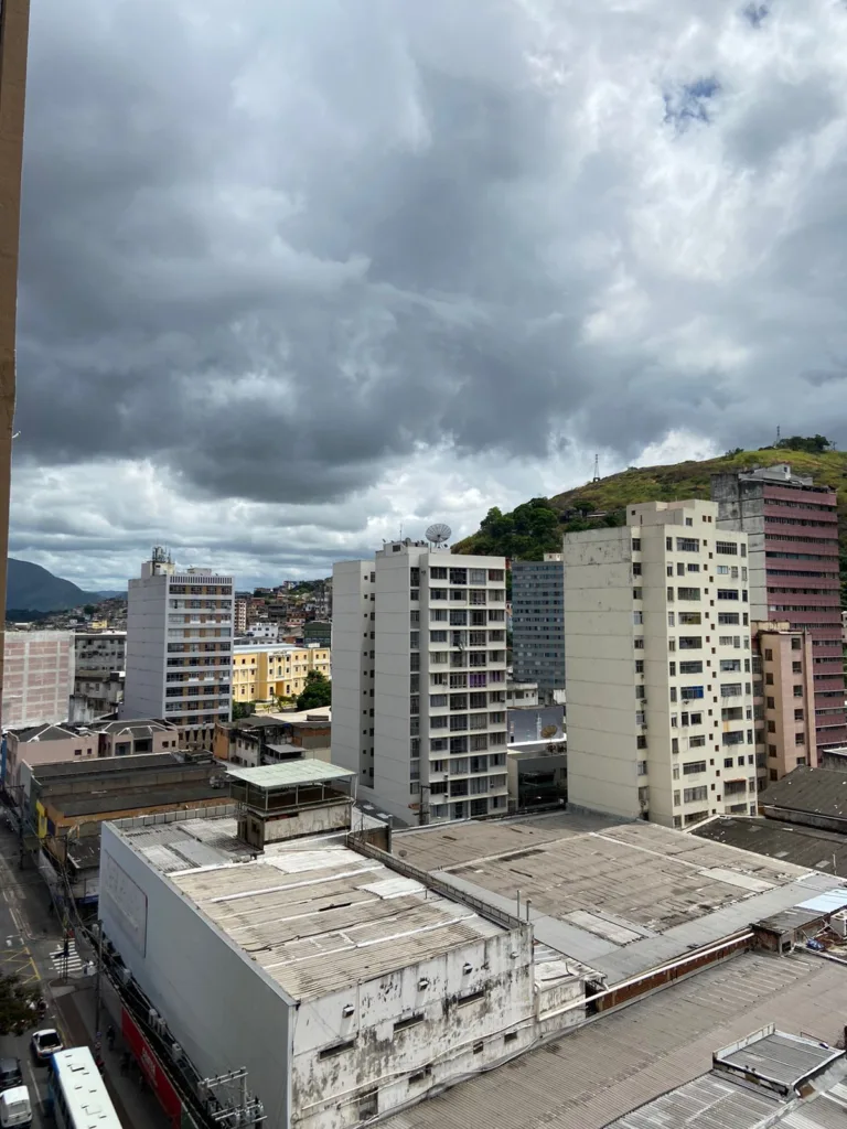Tempo fechou em Vitória