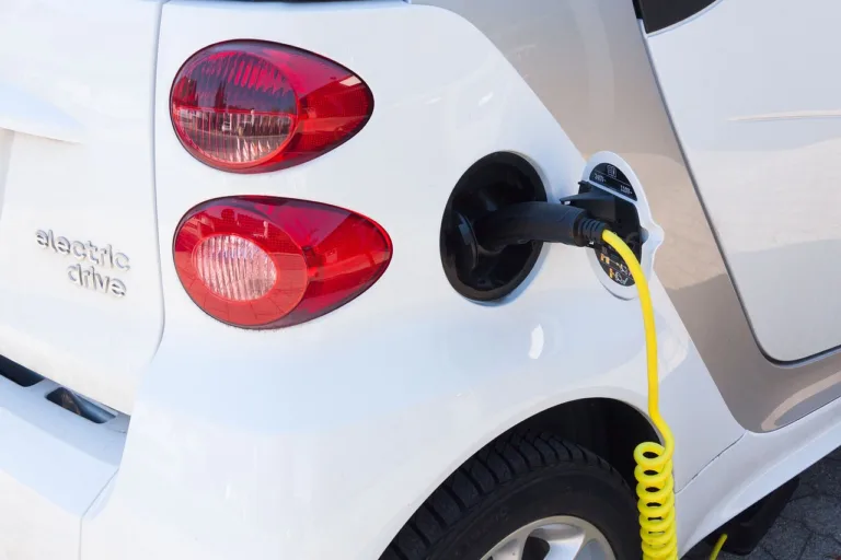 Os resultados (reais) da política brasileira no setor de veículos elétricos e híbridos