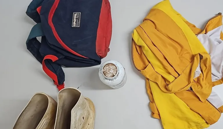 Roupas utilizadas pelo suspeito para comprar os produtos. Foto: Sesp/Divulgação
