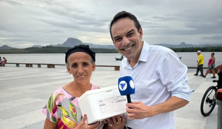Débora tenta mudar a vida da família

Reprodução/TV Vitória