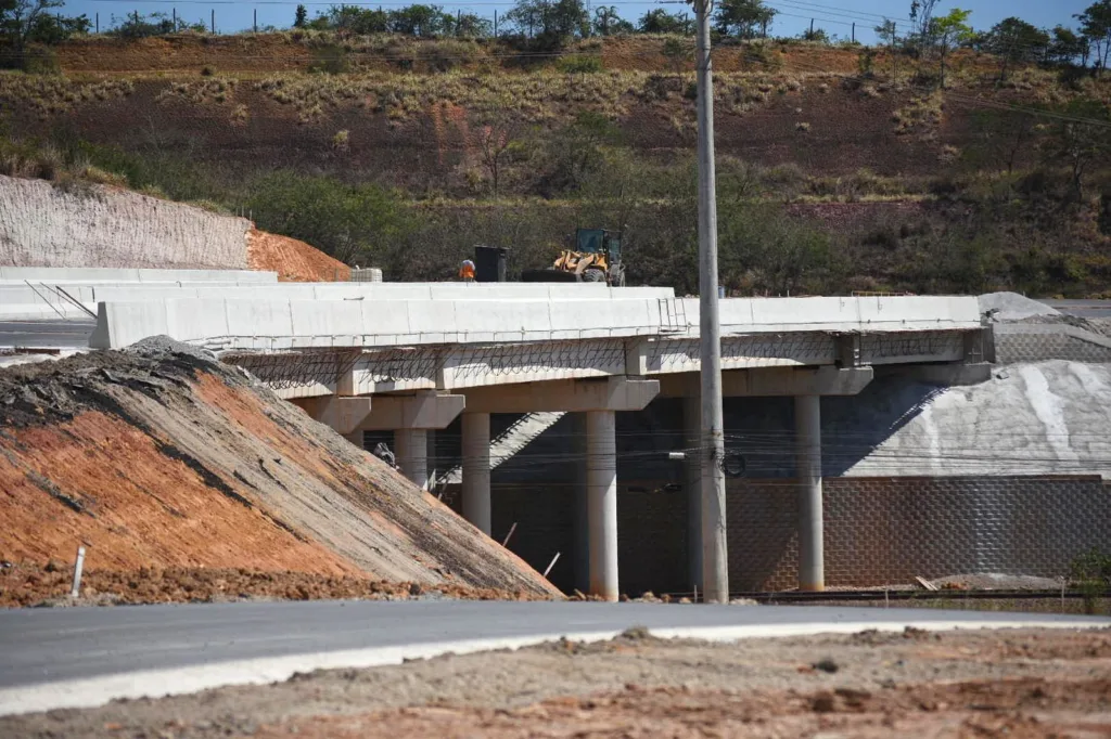 Obras no contorno do Mestre Álvaro