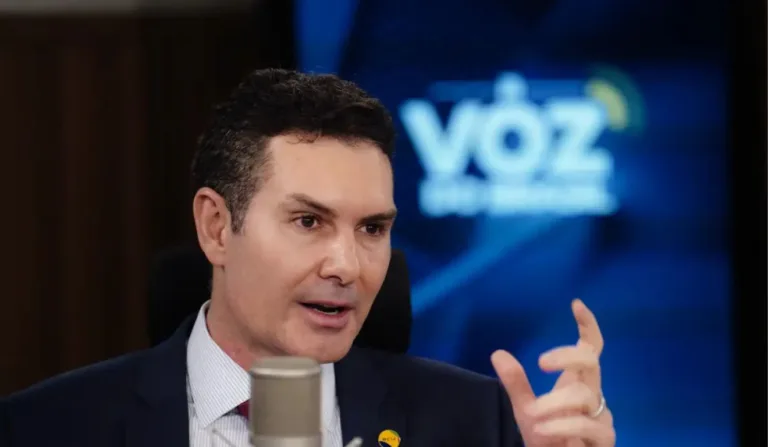 O ministro das Cidades, Jader Filho