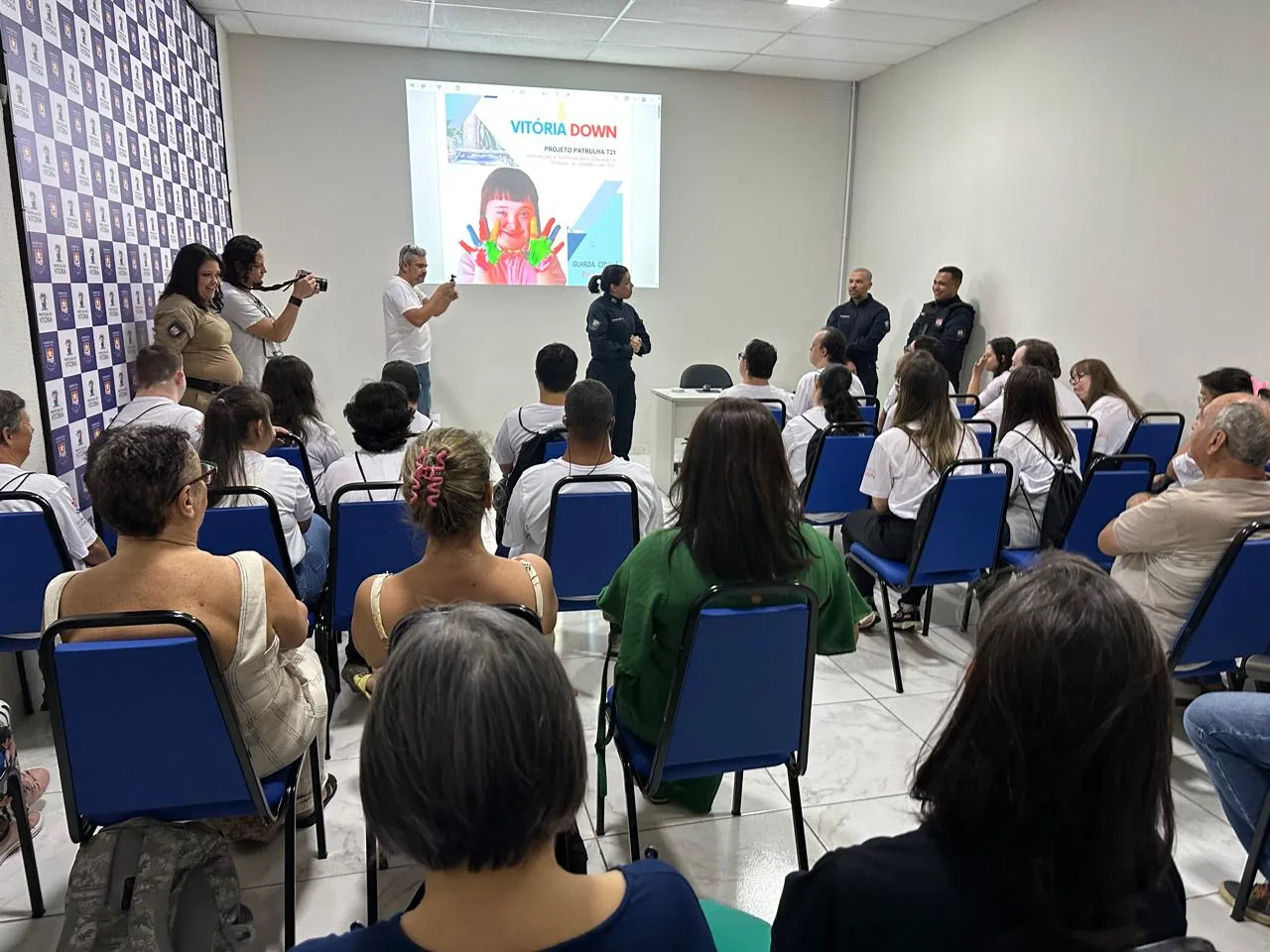 Exposição Olhares da Vitória Down