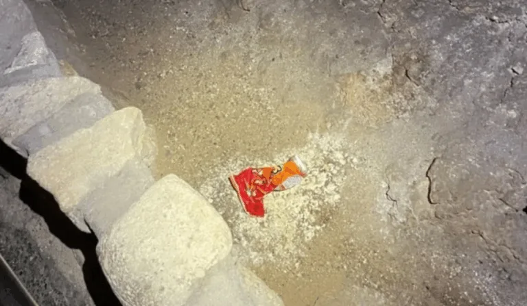 Pacote de salgadinho abandonado por turista causa fechamento de caverna nos EUA/Reprodução