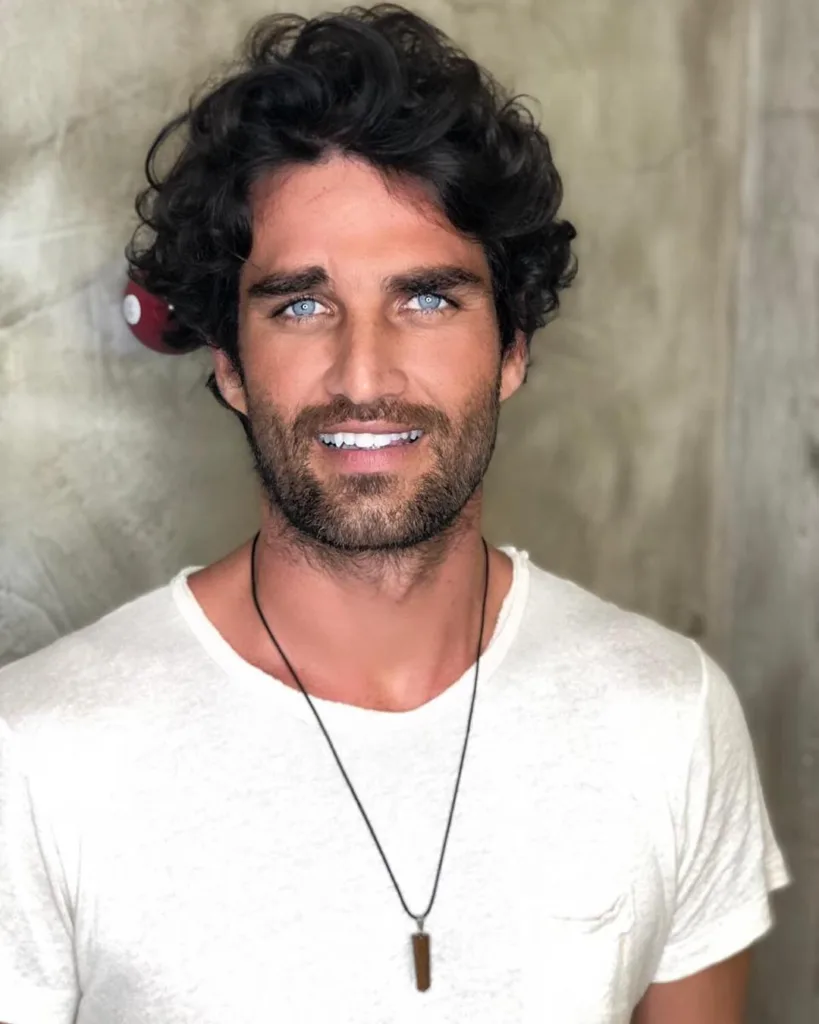O modelo Tiago Garcia