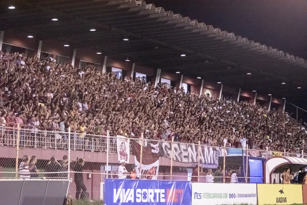 Torcida da Desportiva no Engenheiro Araripe