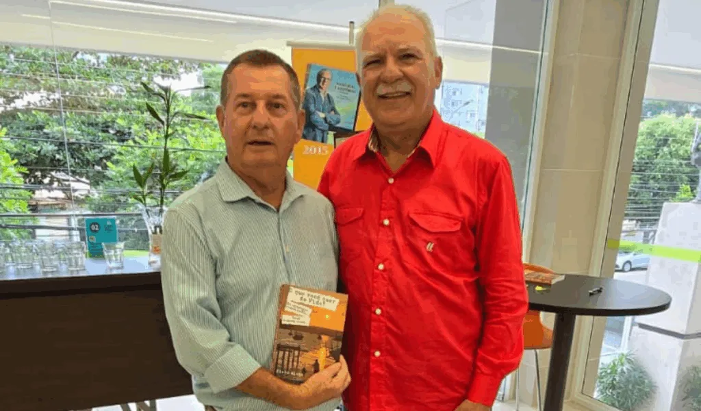 Lançamento do livro de Elcio Alves