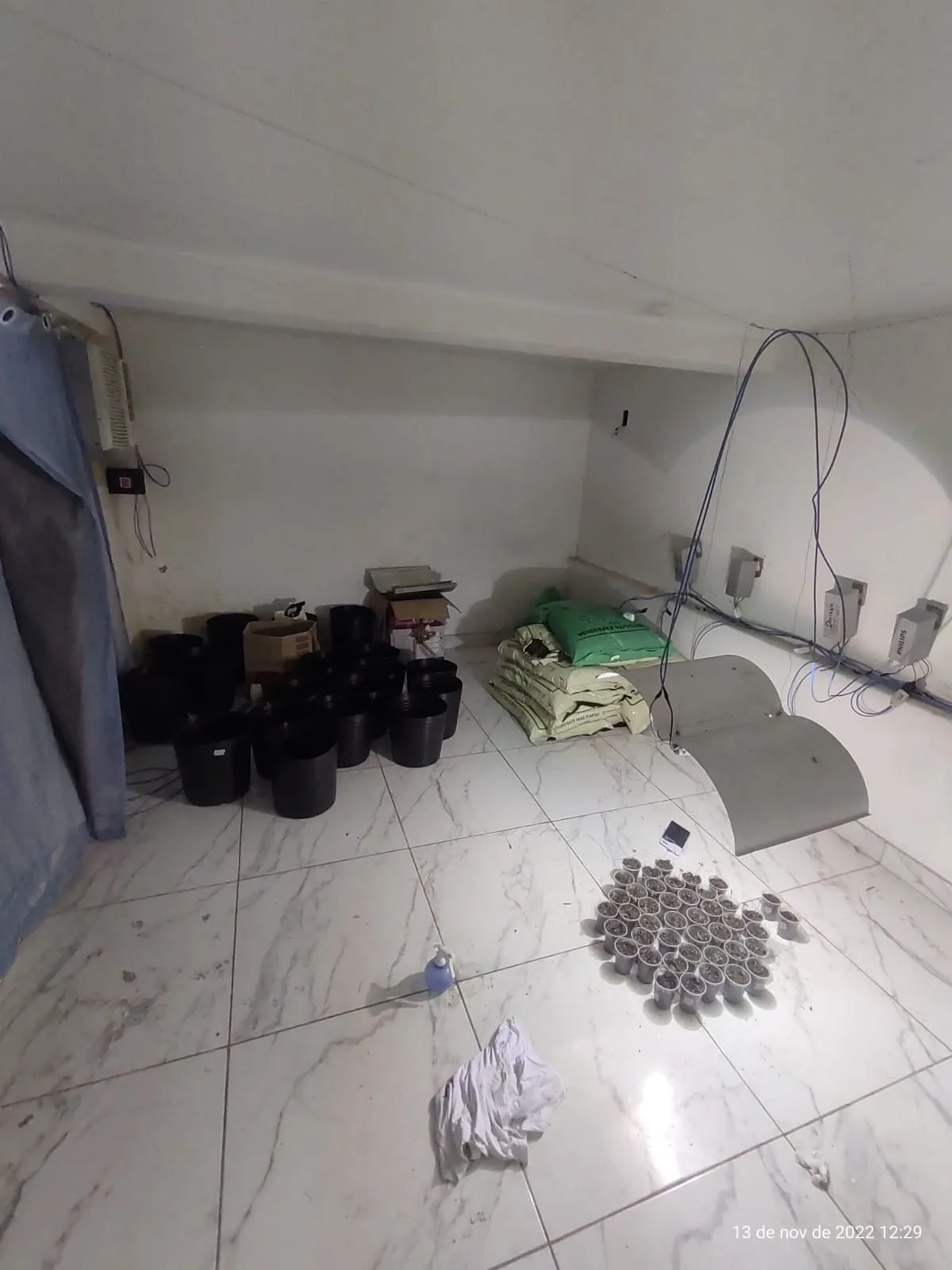 Mãe laboratório droga