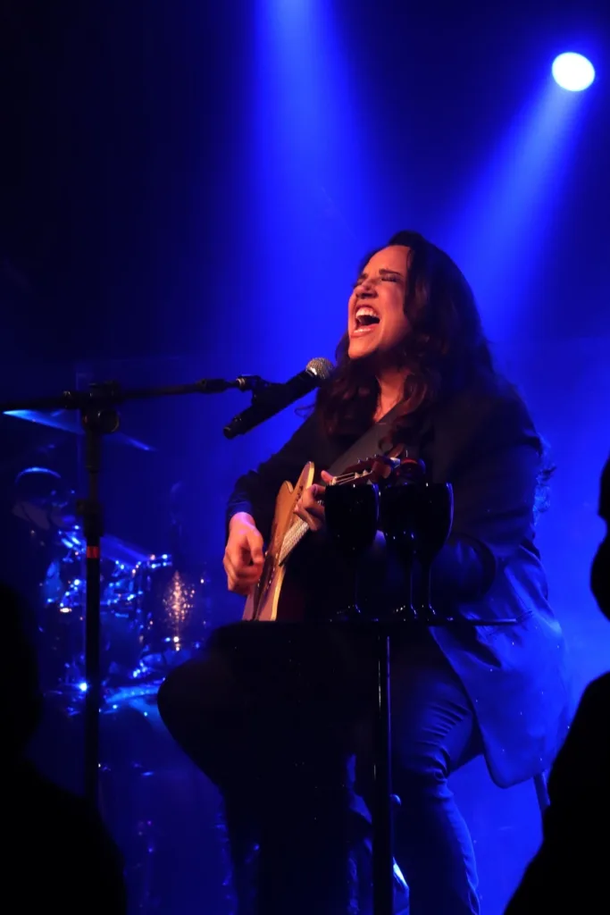 A cantora Ana Carolina em show, em Vitória