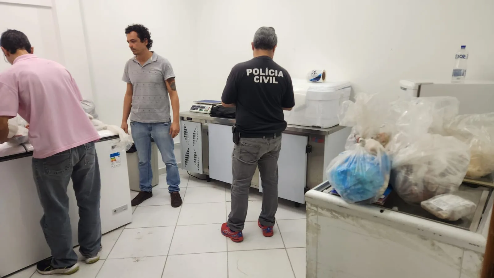 Venda ilegal de vinhos, mariscos, pescados, queijos e outros
