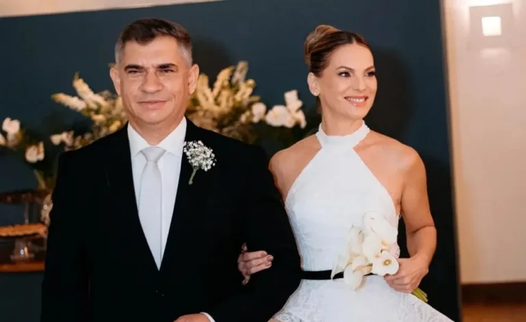 Cerimônia chique e intimista para celebrar o amor
