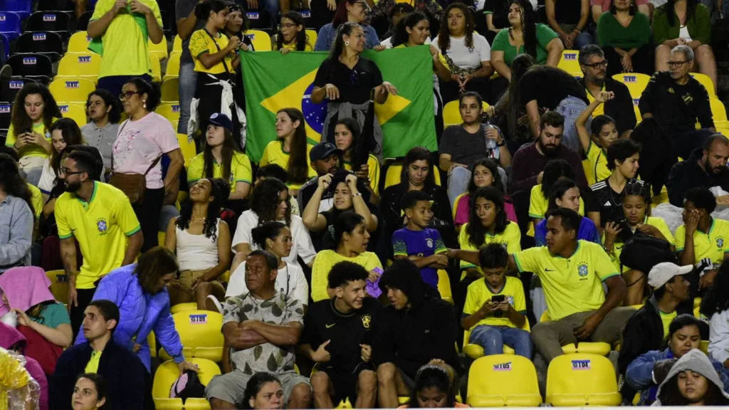 Amistoso Brasil x Colômbia, estádio Kleber Andrade. Tarciane