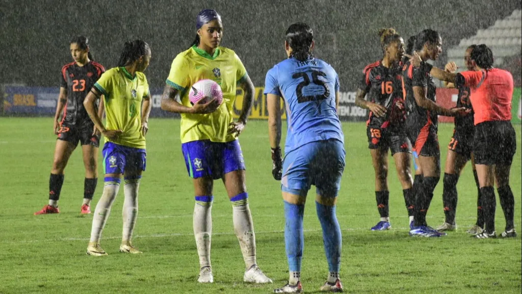 Amistoso Brasil x Colômbia, estádio Kleber Andrade. Tarciane