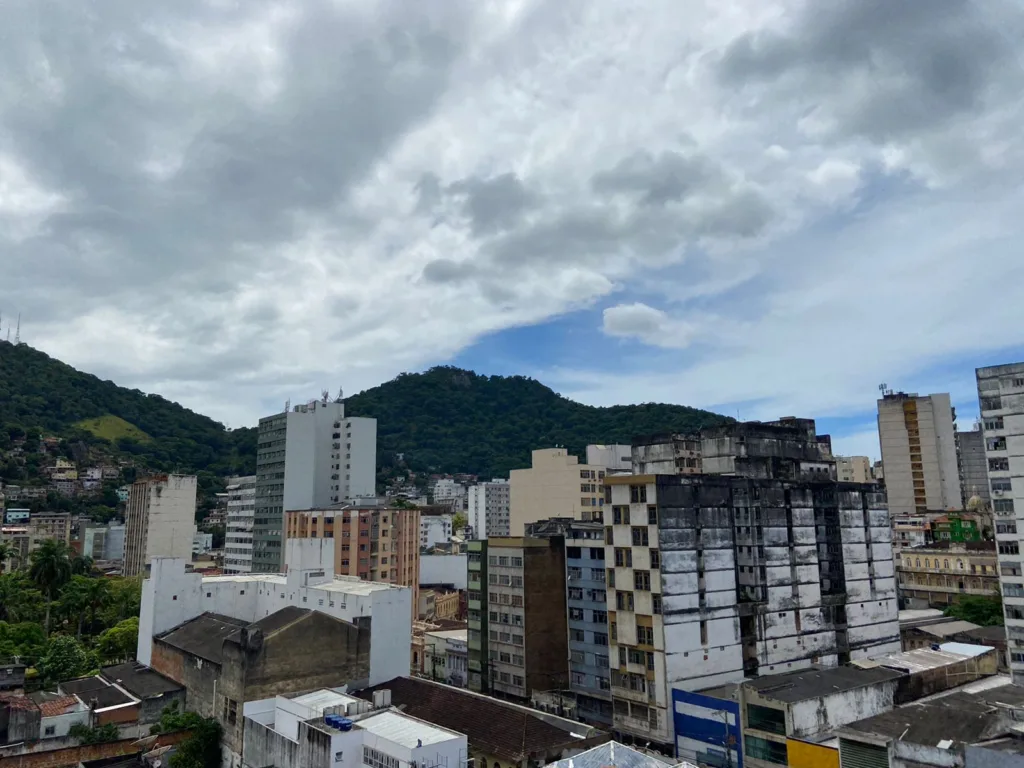 Tempo fechou em Vitória