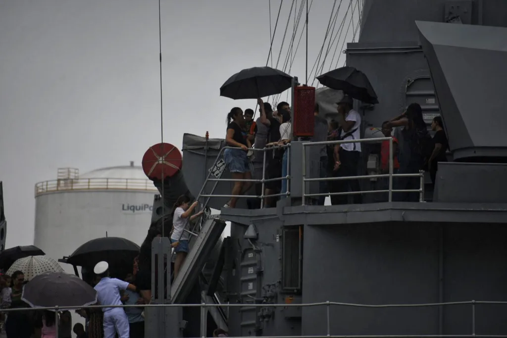 Visitação do Navio da Marinha - Dia de chuva