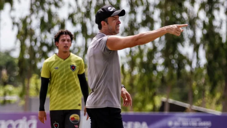 Técnico João Burse no Botafogo/PB