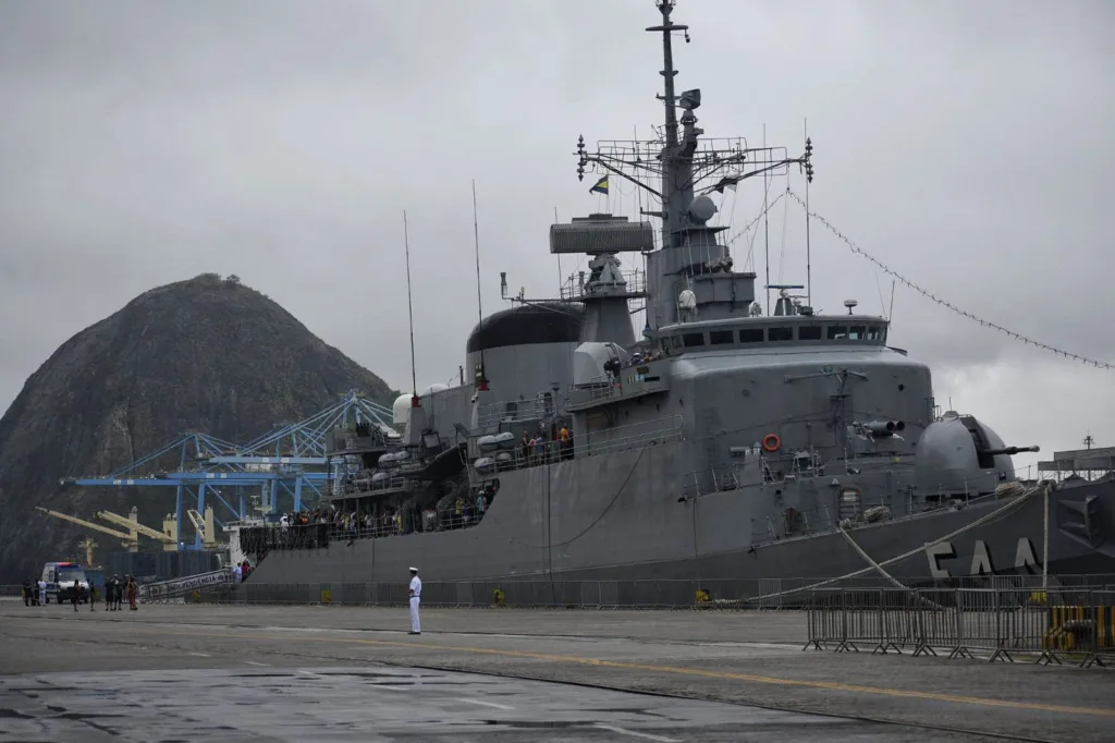 Visitação do Navio da Marinha - Dia de chuva