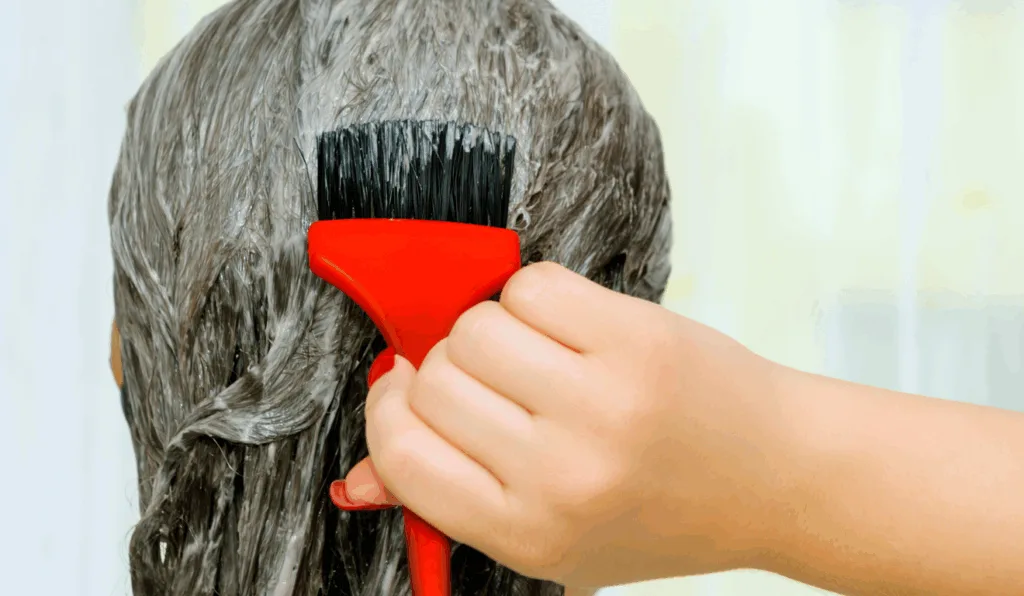 Tinta para cabelo grisalho/Reprodução Tinta para cabelo grisalho/Reprodução