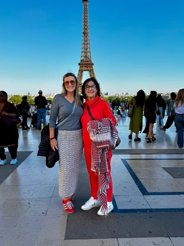 Viagem de mãe e filha para celebrar meio século de vida em Paris
