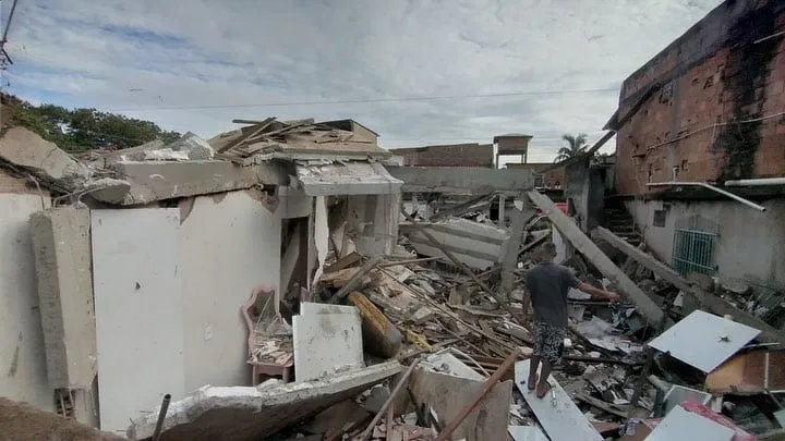 Explosão de gás - Casa desaba - Vila Velha